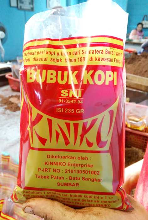 Kopi Bubuk jenis Robusta yang diproduksi UKM Kiniko di Tabek Patah, Kec Salimpaung, Kab Tanah Datar, Sumbar. (Foto: Gapey Sandy)