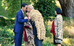 Hongi, adu hidung di Selandia Baru I Gambar: Facebook Presiden Jokowi
