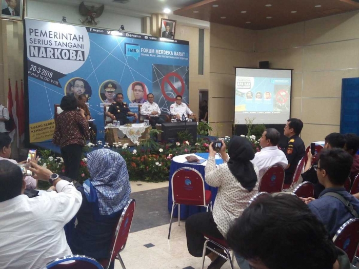 penghargaan-5ab27ceeab12ae3de35ef272.jpg