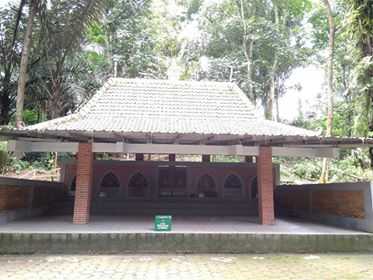 Makam Kyai Sepanjang. Foto: Ummi Azzura