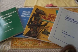 Buku-buku pelajaran Bahasa Indonesia yang ditulis Iman Partoredjo