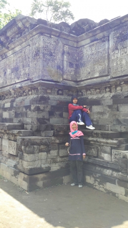 Bagian samping candi Surowono (Dokpri)