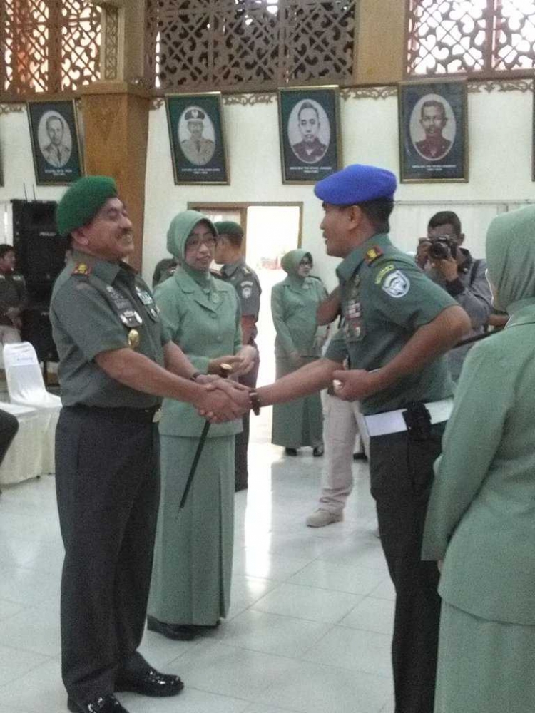 Penghormatan dan Perkenalan Perwira kepada Pangdam IM Mayjen TNI Abdul Hafil Fuddin