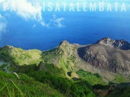 Foto 1. Pemandangan Gunung Ile Werun (Sumber: http://www.victorynews.id)