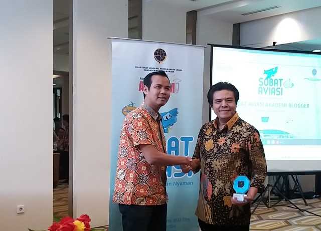 pak Iskandar Jet dan pak Agus Santoso Dirjen Perhubungan Udara (dok.yayat)