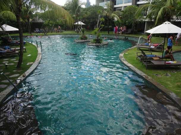 Garden pool orang dewasa di lantai 1 (Sumber: dokumen pribadi)