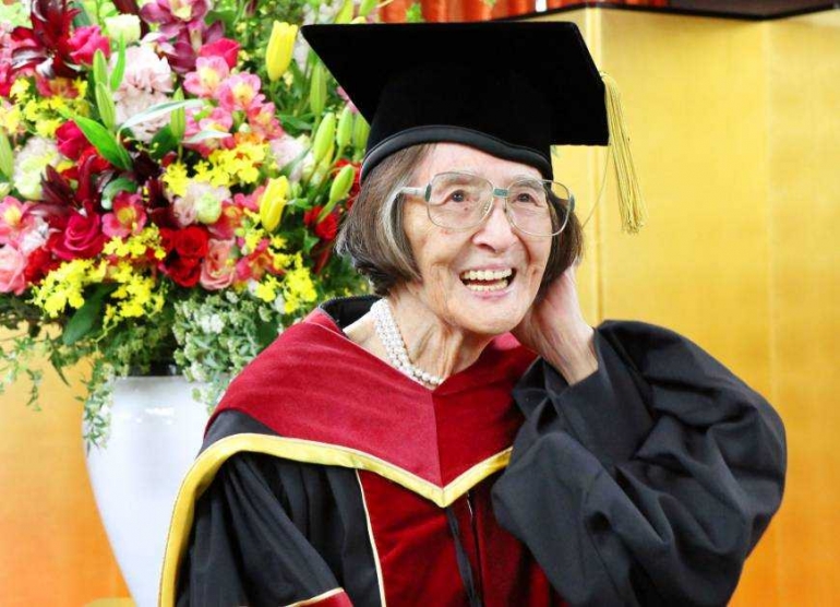 Kiyoto Ozeki wanita tertua Jepang peraih gelar Doktor. Photo: www.japantimes.co.jp