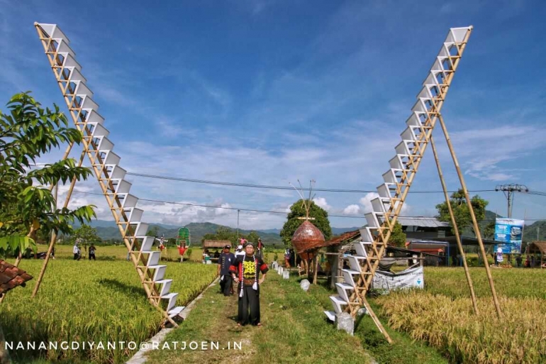 Tangga bidadari, replika tempat turunnya Dewi Sri