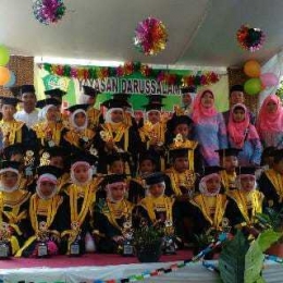 Wisuda 