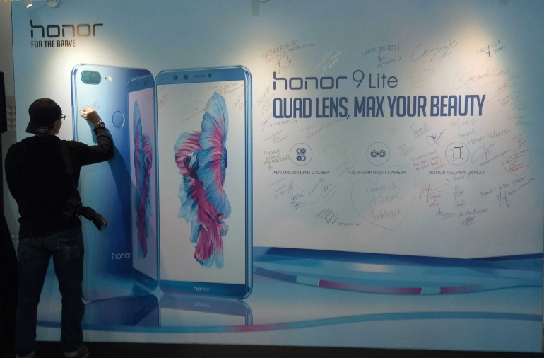 Deskrepsi : Launching kehadiran Smartphone Honor di Indonesia I Sumber Foto : Andri M