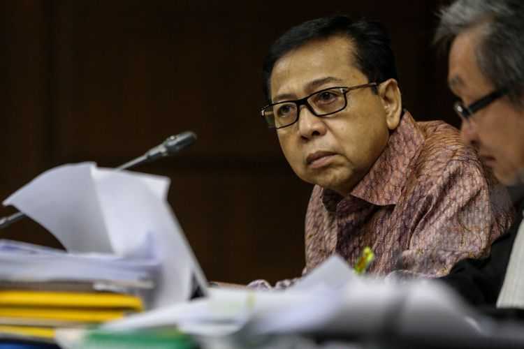 Terdakwa kasus korupsi pengadaan KTP elektronik Setya Novanto menjalani sidang di Pengadilan Tindak Pidana Korupsi Jakarta, Kamis (8/2/2018). Sidang lanjutan itu beragenda mendengarkan keterangan saksi dari Gubernur Jawa Tengah Ganjar Pranowo yang dihadirkan Jaksa Penuntut Umum. 