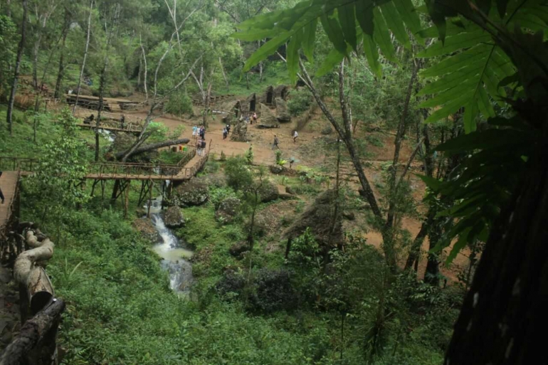 Suasana Rumah Hobbit. Foto: Ummi Azzura