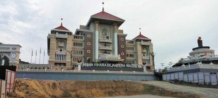 Wisata Religi Umat Buddha di Kalimantan Timur Halaman all Wisata Religi Umat Buddha di Kalimantan Timur Halaman all