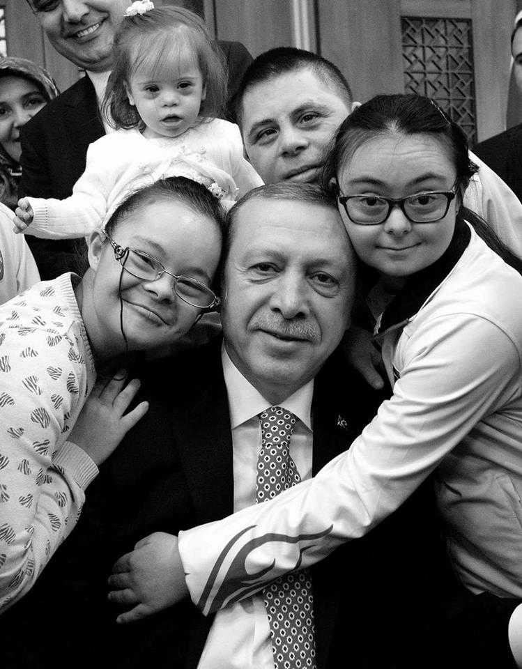 Erdogan dan anak-anak (dok.AK Parti)