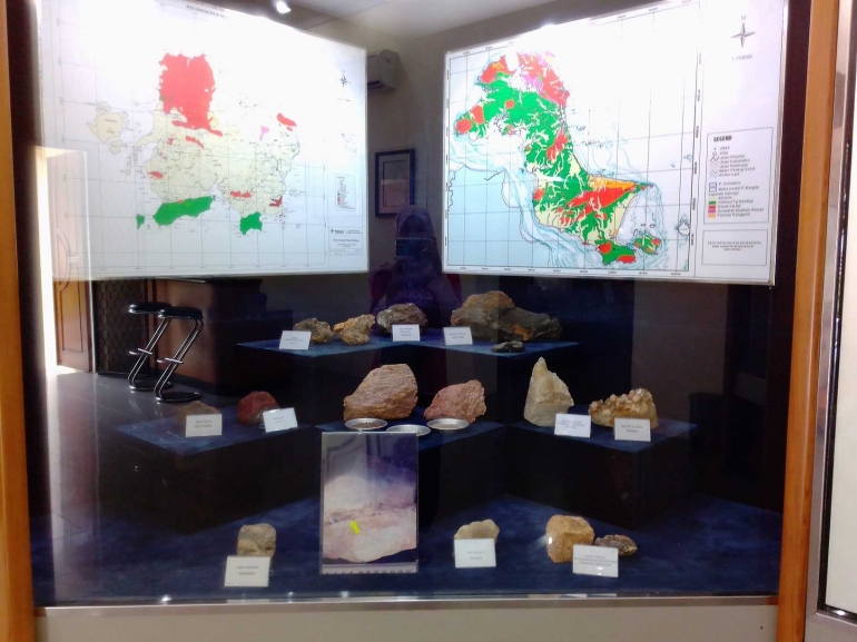 Koleksi batu-batuan di Museum Timah (dokpri)