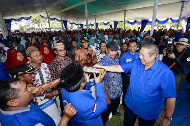 SBY bersilaturahmi dengan masyarakat Lamongan (tim #SBYTourDeJatim)
