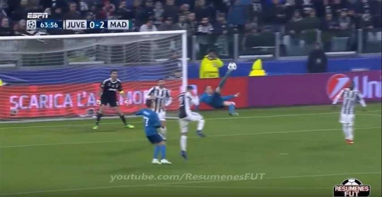 Cetak Gol Salto, Ronaldo dapat Standingapplause dari Pendukung Juventus (sumber gambar: YouTube)
