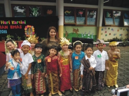 Perayaan Hari Kartini (Sumber: www.bandung-wae.blogspot.com)