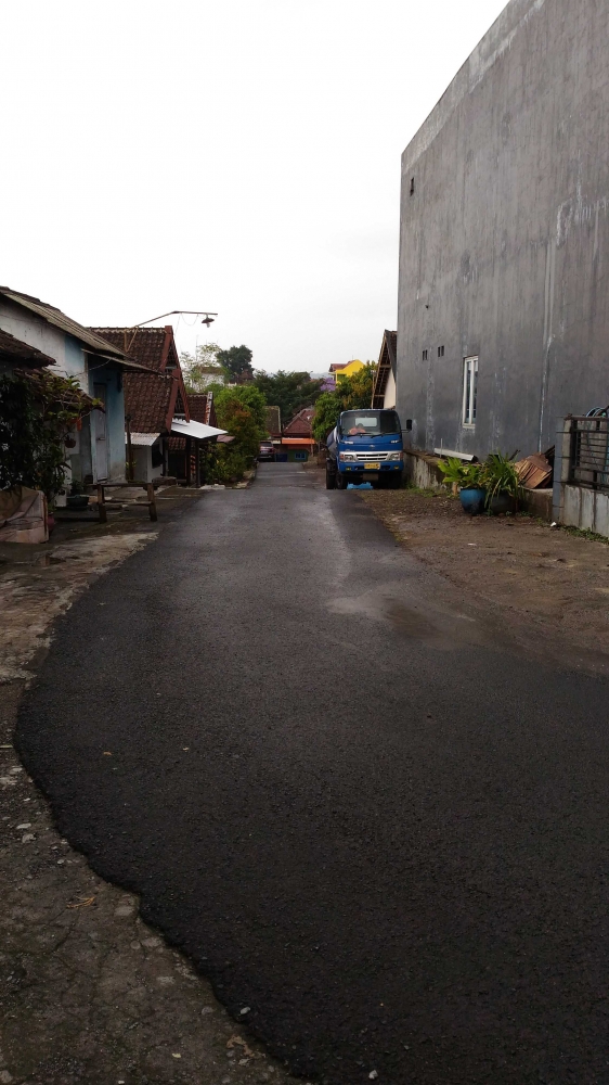 Suasana jalan di Kampung Djanti Padepokan. Dokumentasi Abdul Malik