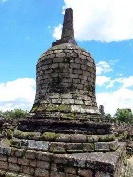 Stupa yg mirip di Borobudur (dok. pribadi)
