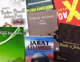 Sejumlah buku kumpulan puisi Indonesia, yang sayangnya belum banyak diminati secara luas. (Foto: BDHS)