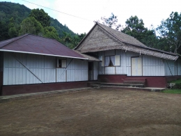 Rumah Adat di desa Gurabunga (dok. pribadi)