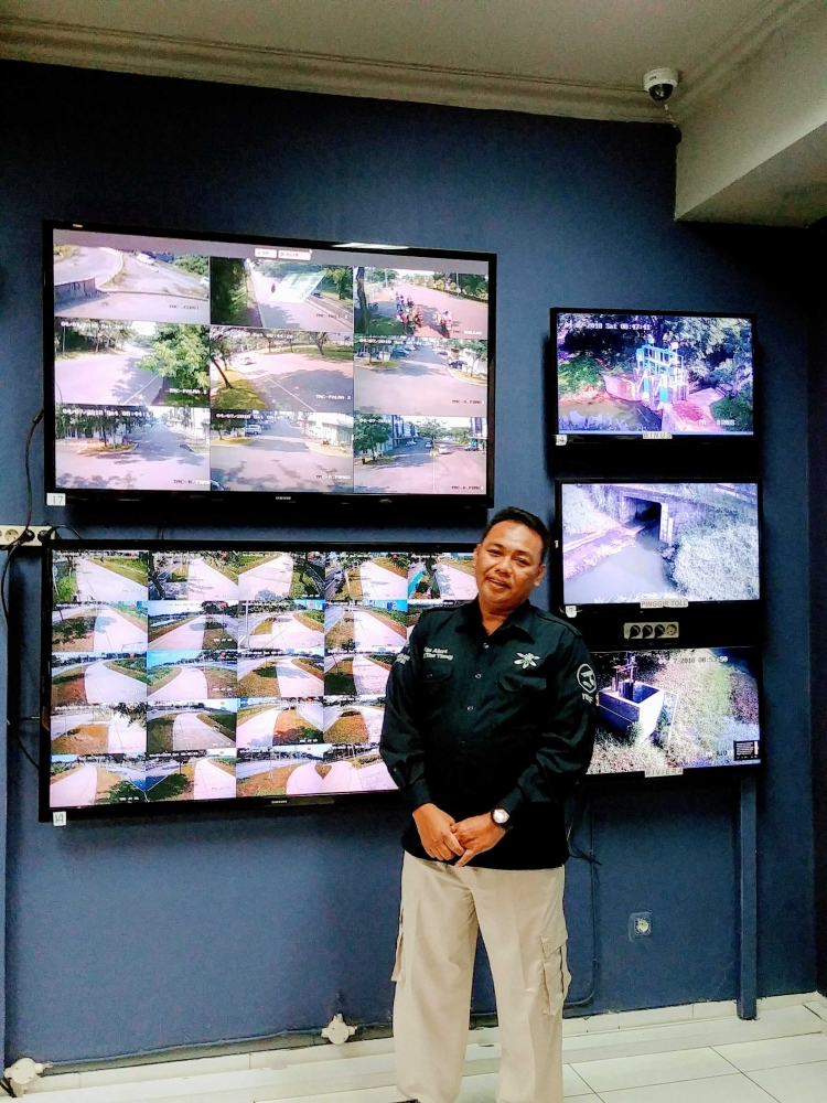 Team Township Management di Command Center yang Siap Menjaga Keamanan Kawasan. Sumber : Dok. Pribadi
