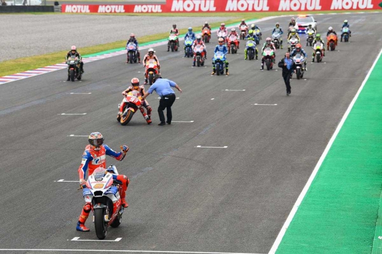 grid saat start... (dok.motogp.com)