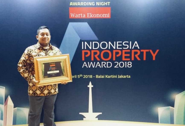 Apartemen Green Pramuka menerima penghargaan dari Indonesia Property Award (sumber : twitter @bambangirwant12)