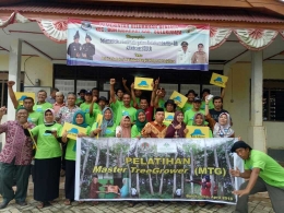 Peserta pelatihan MTG di kelurahan Benjala, Kabupaten Bulukumba (sumber: Nur Hayati)