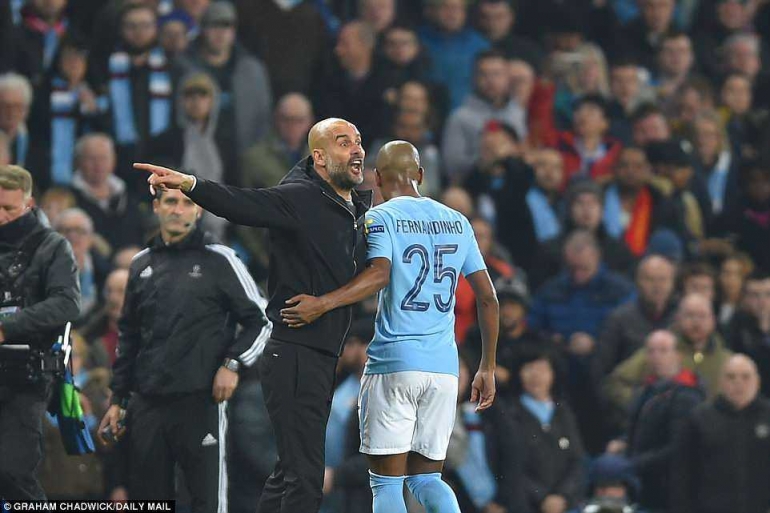(Momen Guardiola saat dikartu merah wasit/sumber foto dilansir dari Dailymail)