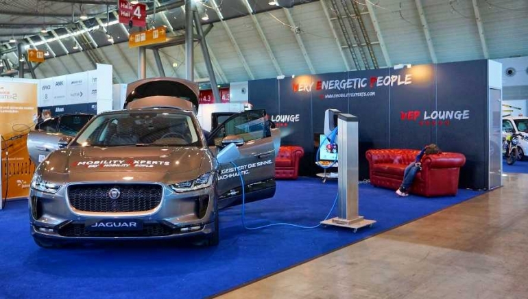 Mobil listrik Jaguar di pameran Stuttgart 2018 (dokumentasi pribadi)