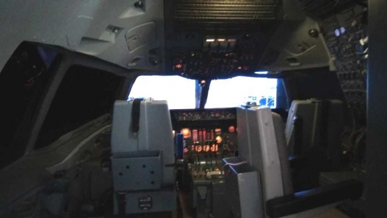 Ruangan dalam flight simulator (dok,windhu)