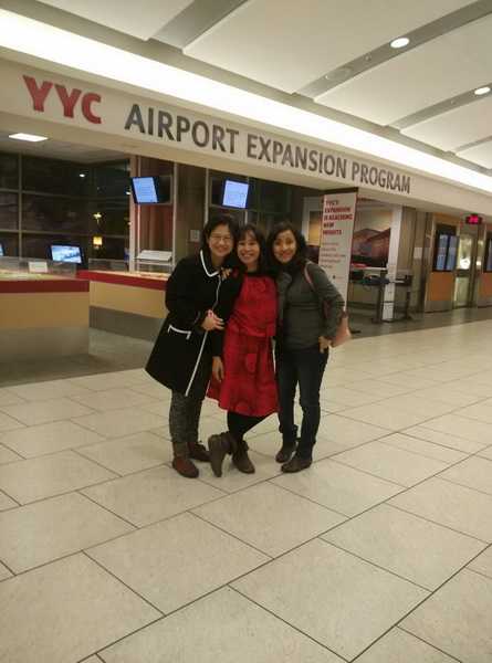 Lily, saya dan Joeli di bandara YYC - Calgary (dok pribadi)
