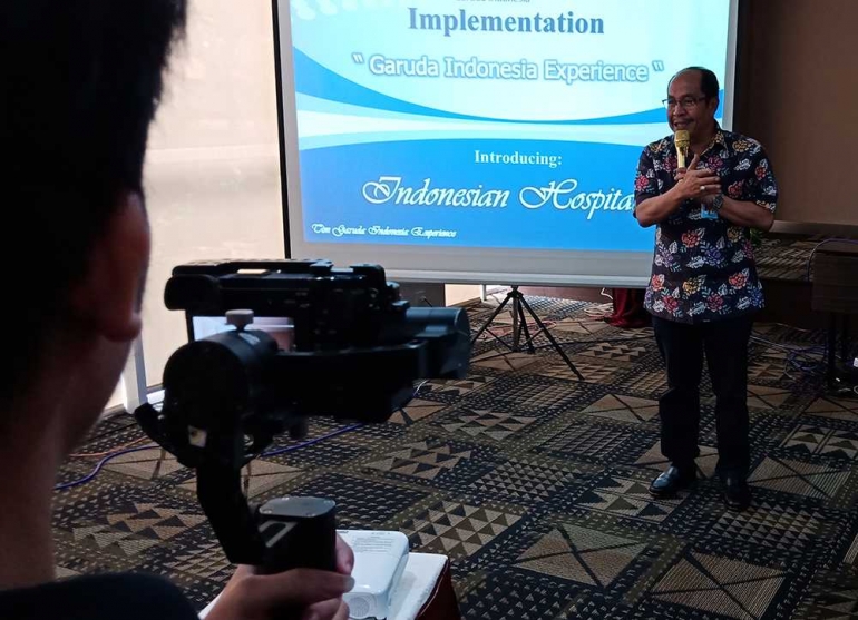 Captain Triyanto, Director of Operations PT. Garuda Indoensia Tbk saat menjelaskan tentang GITC di acara Blogtrip Kompasiana, Kamis 5 April 2018 di Ballroom GITC. (Foto Ganendra)