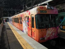 Wrapping Train Keihan dengan tema Anime Chihayafuru di Shiga (Dokumentasi Pribadi)