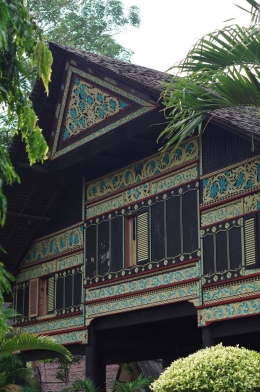 Rumah Adat Aceh (TMII) (source : koleksi pribadi)