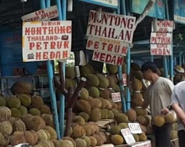 Salah satu kios durian di Kalibata (dokpribadi)