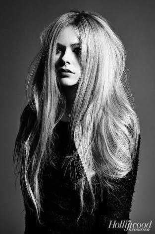 Avril si cantik yang cadas(sumber:hollywoodreporter.com)