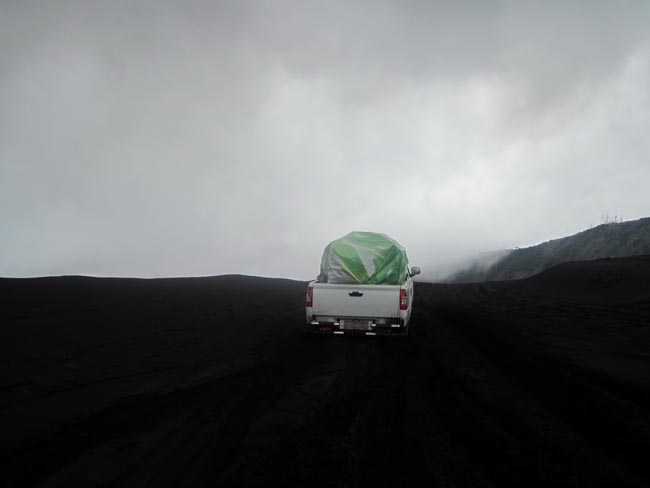 Terjebak di tengah lautan pasir dan letusan G. Bromo. Dokpri