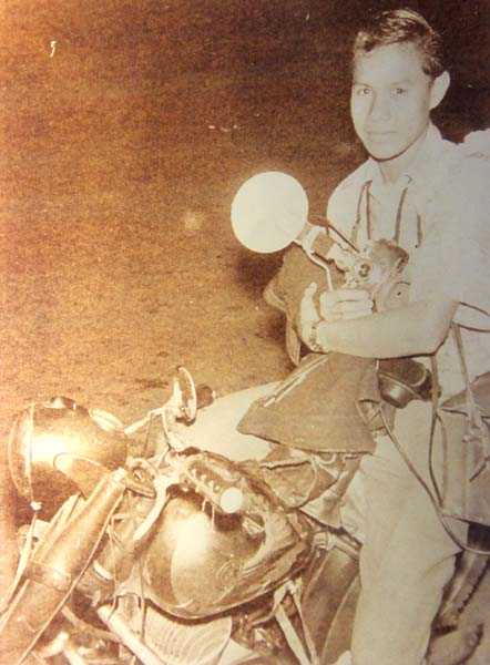 Inen Rusnan, saksi hidup fotografer KAA 1955. Foto dan profil Inen Rusnan dipamerkan di Museum KAA, Bandung. (Foto: Repro Museum KAA)