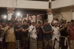 Cok Ibah bersama warga Banjar Bunutan Kedewatan Ubud