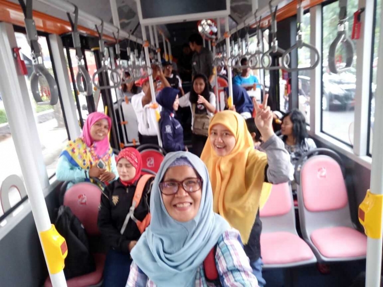 Dalam bis cukup luas dan nyaman (dok.pri)