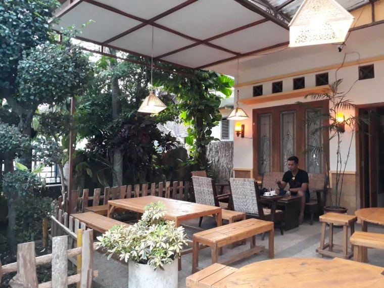 Teras Kopi, Tempat Ngopi Santai Serasa di Teras Rumah Sendiri ...