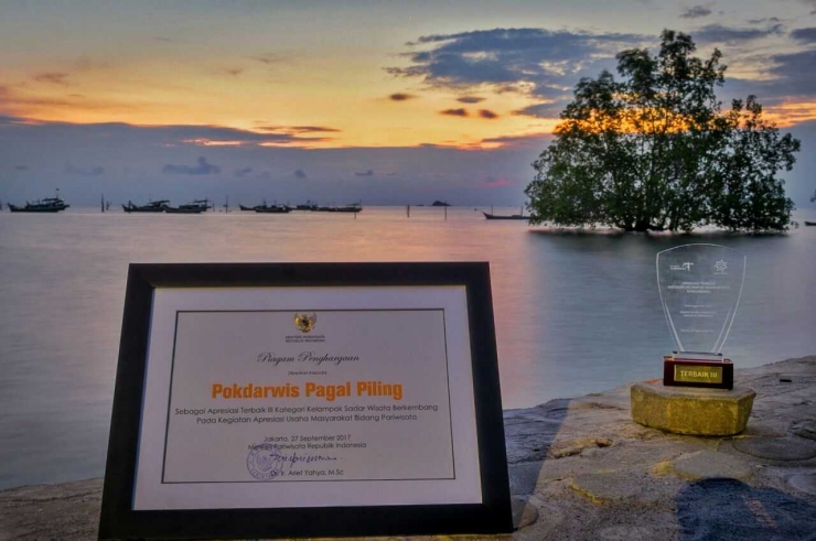 Ini dia foto sertifikat penghargaan kebanggaan Pagal Piling (Docpri)