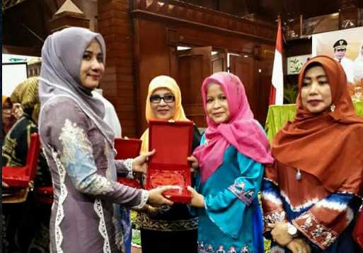 Darwati A.Gani Ketua Dekranasda Aceh