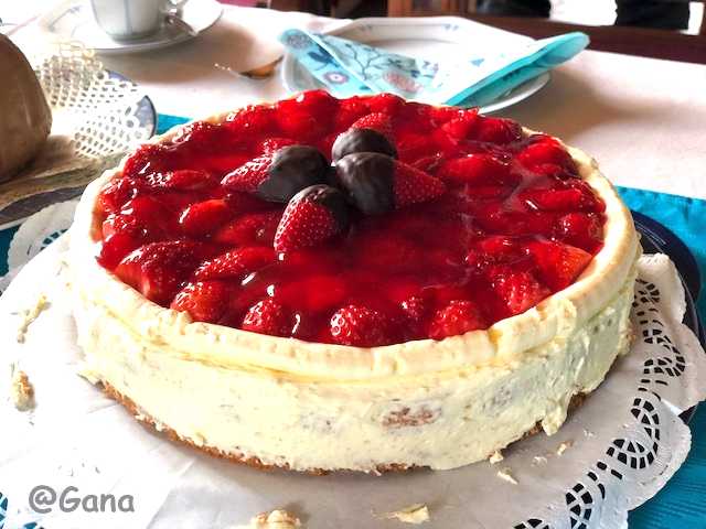 Erdbeer Kuchen (dok.Gana)