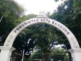Gerbang Kompleks Kantor Pemkot Bandung (Dokpri)