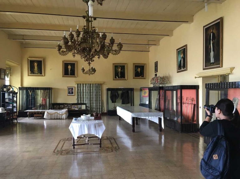 Bagian dalam Kedaton Kesultan Ternate. | Foto oleh WIDHA KARINA