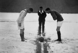  Manchester United vs Arsenal 1926. -- Getty Image (@historyinmoment)
